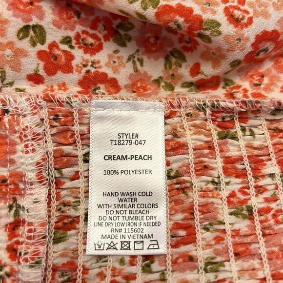 Lush coral floral Fremont puff sleeve smock blouse Size XL New - Picture 11 of 11